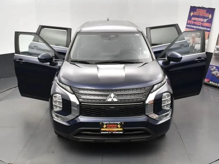 2024 Mitsubishi Outlander - Image 10 of 12