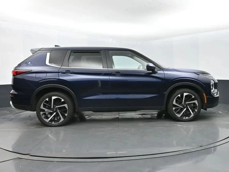 2024 Mitsubishi Outlander - Image 4 of 12