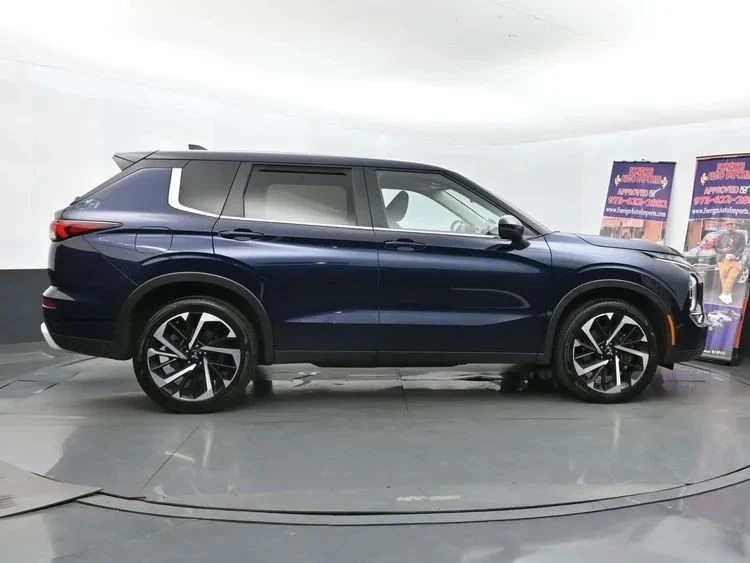 2024 Mitsubishi Outlander - Image 4 of 12