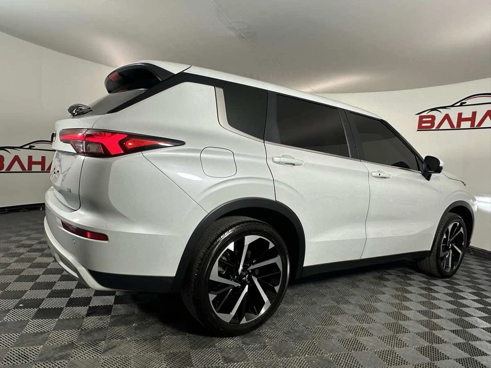 2024 Mitsubishi Outlander - Image 9 of 21