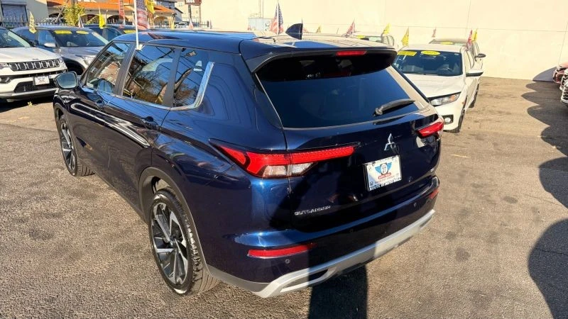 2024 Mitsubishi Outlander - Image 5 of 12