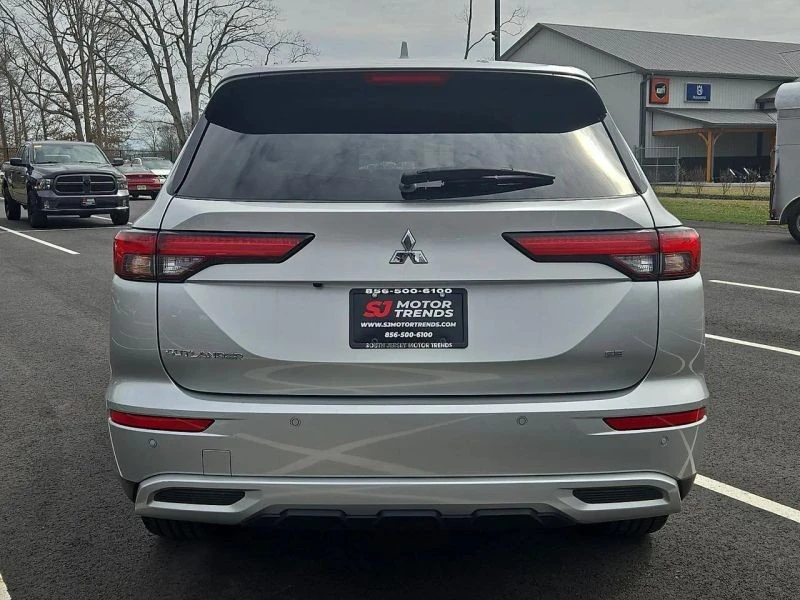 2024 Mitsubishi Outlander - Image 5 of 12