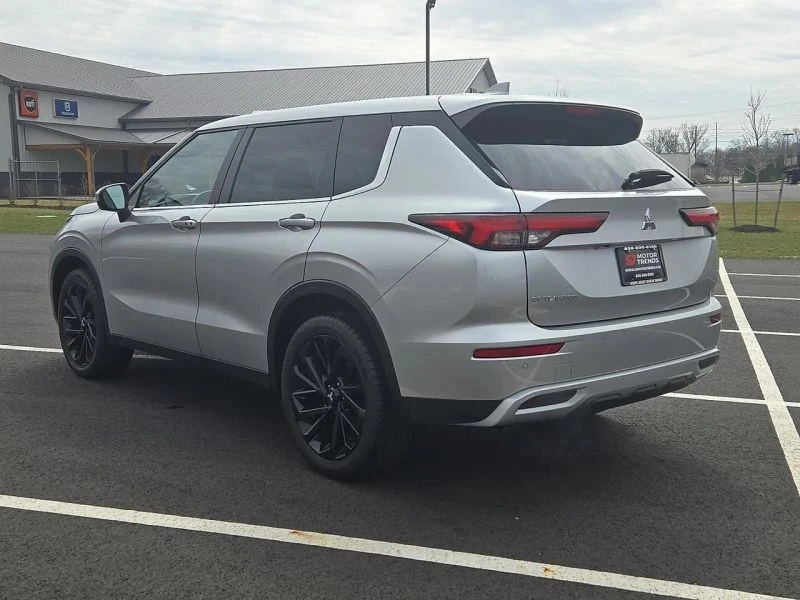 2024 Mitsubishi Outlander - Image 4 of 12