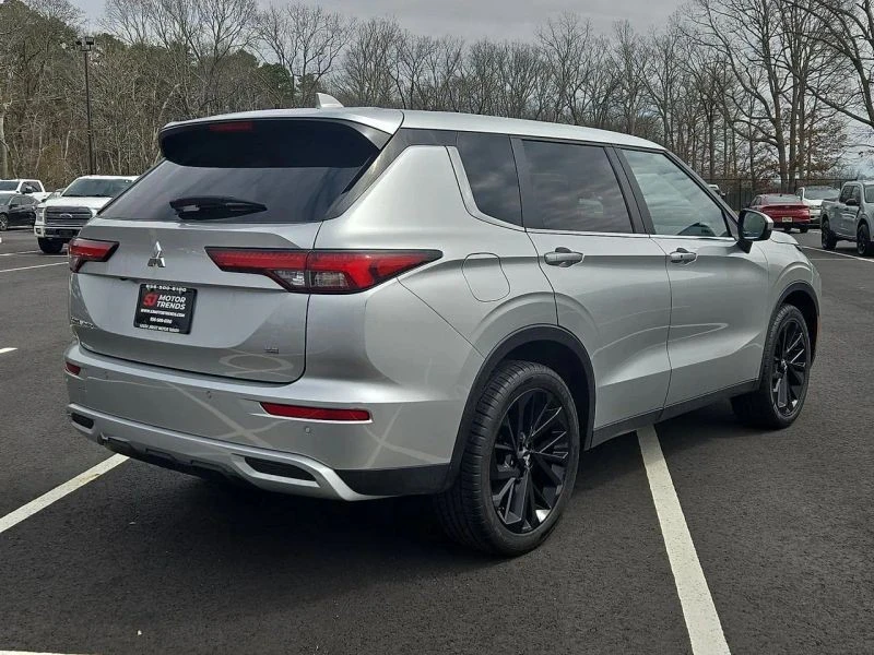 2024 Mitsubishi Outlander - Image 6 of 12
