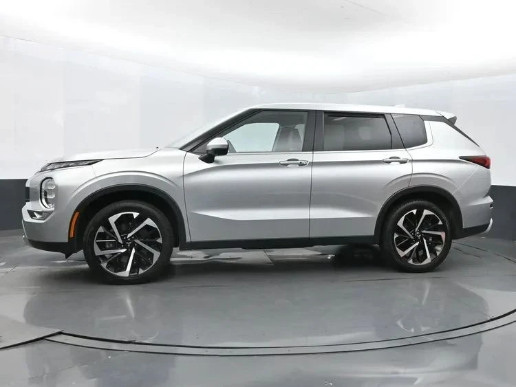 2024 Mitsubishi Outlander - Image 5 of 12
