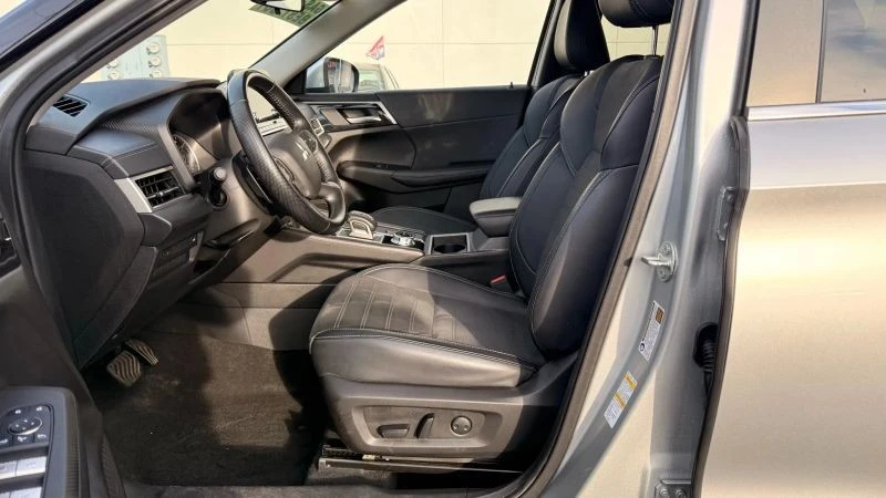 2024 Mitsubishi Outlander - Image 12 of 12