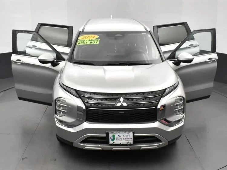 2024 Mitsubishi Outlander - Image 10 of 12