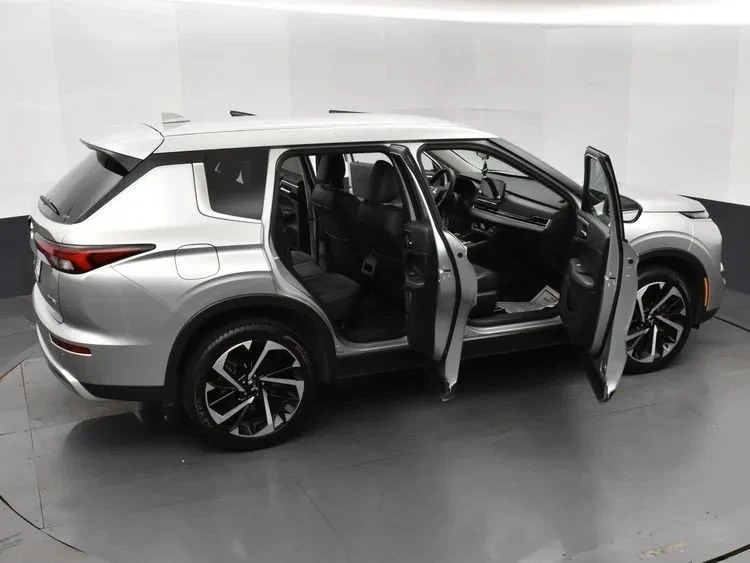 2024 Mitsubishi Outlander - Image 6 of 12