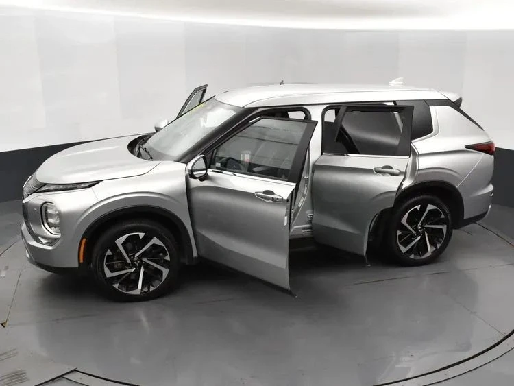 2024 Mitsubishi Outlander - Image 7 of 12