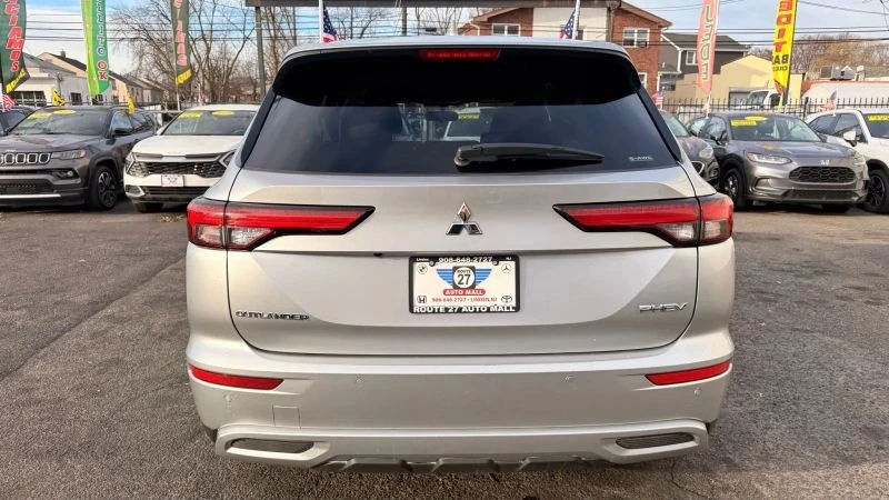 2024 Mitsubishi Outlander - Image 6 of 12