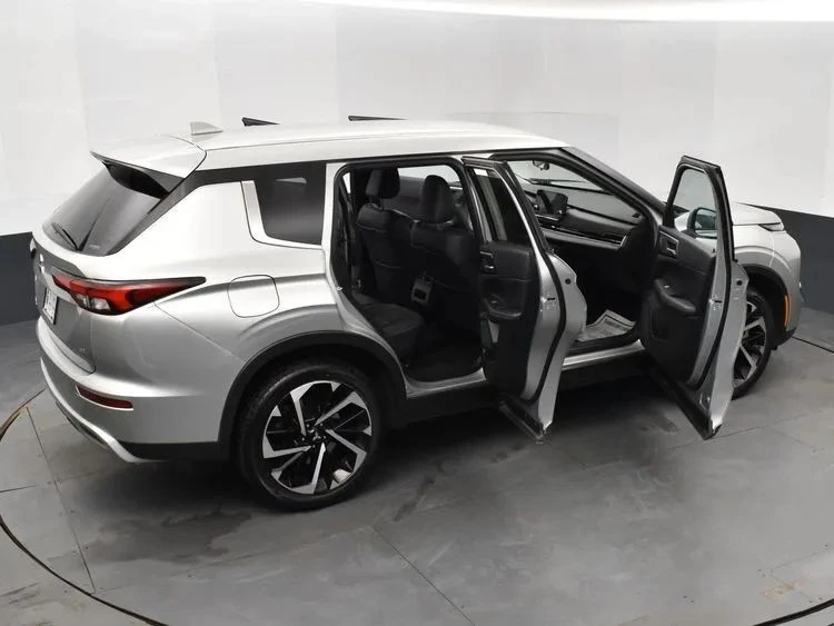 2024 Mitsubishi Outlander - Image 6 of 12