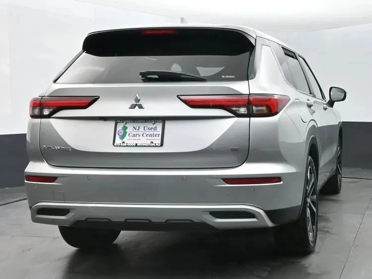 2024 Mitsubishi Outlander - Image 8 of 12