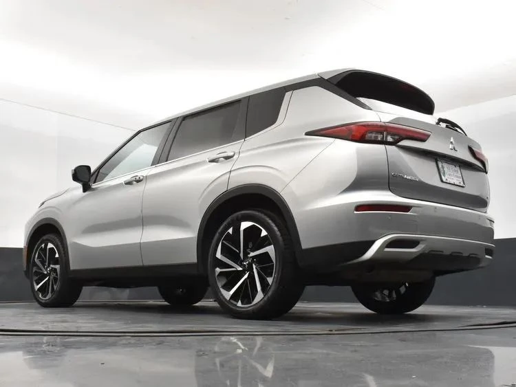 2024 Mitsubishi Outlander - Image 12 of 12