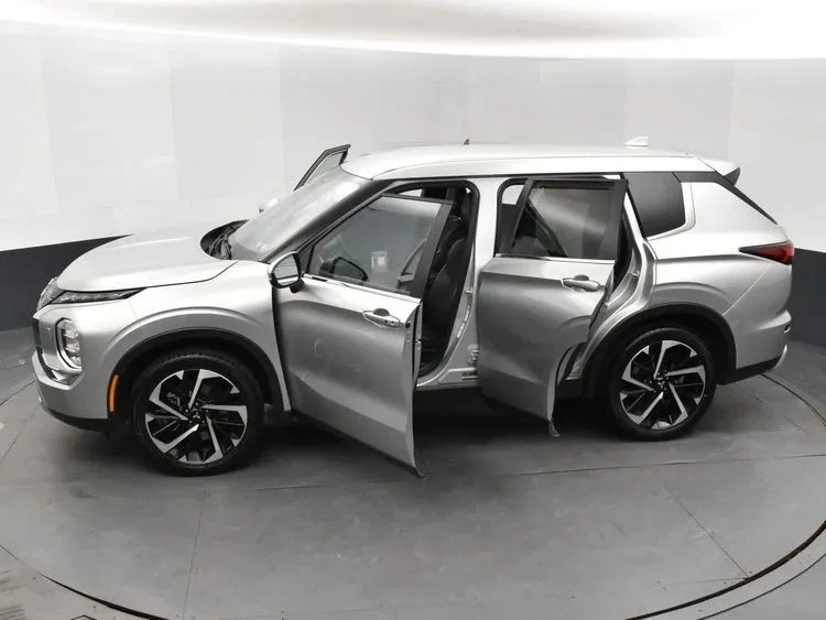 2024 Mitsubishi Outlander - Image 7 of 12