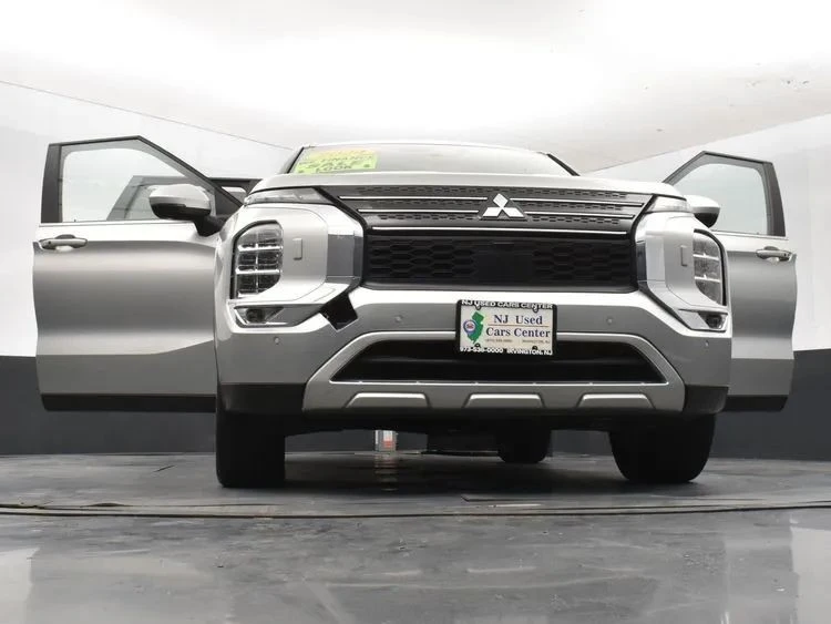 2024 Mitsubishi Outlander - Image 11 of 12