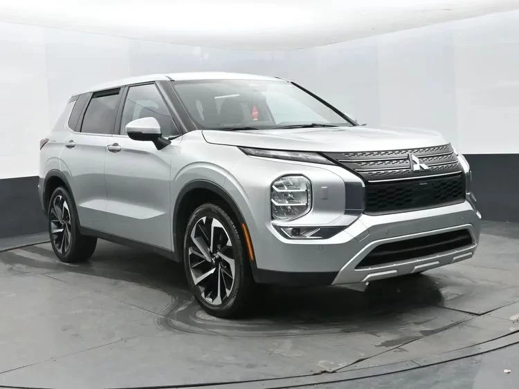 2024 Mitsubishi Outlander - Image 2 of 12