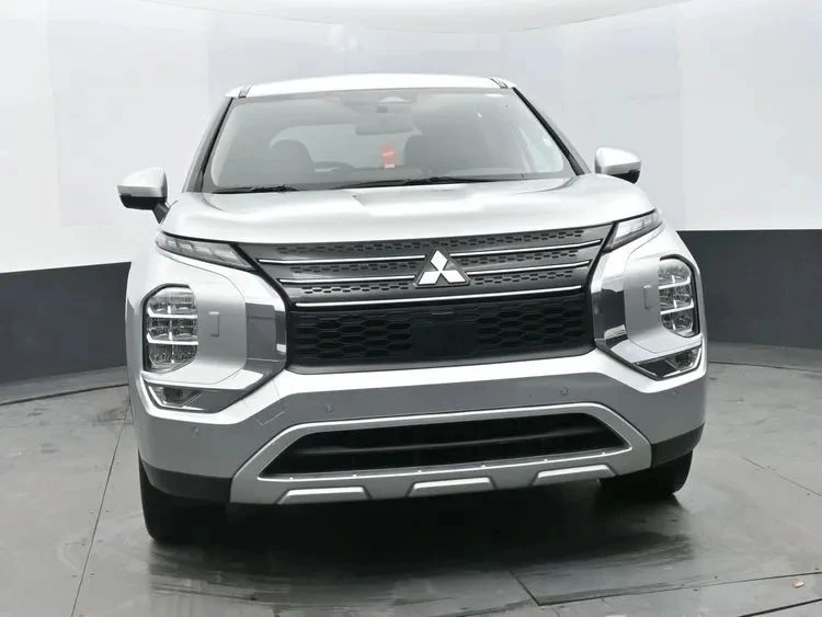 2024 Mitsubishi Outlander - Image 3 of 12