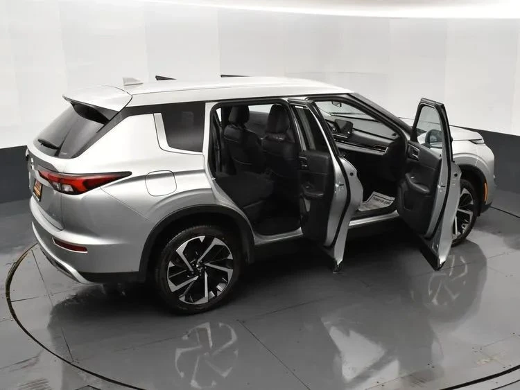 2024 Mitsubishi Outlander - Image 6 of 12