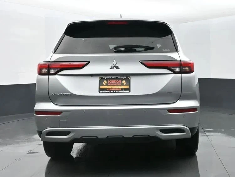 2024 Mitsubishi Outlander - Image 8 of 12