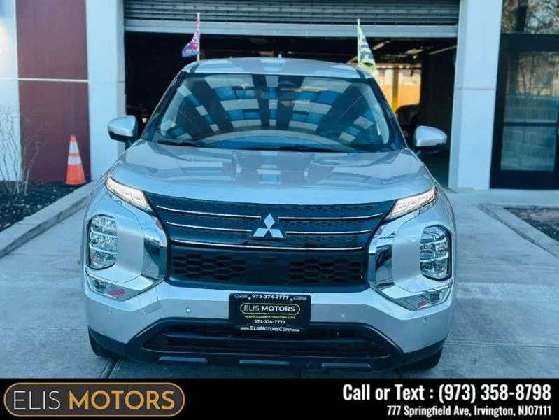 2024 Mitsubishi Outlander - Image 2 of 12