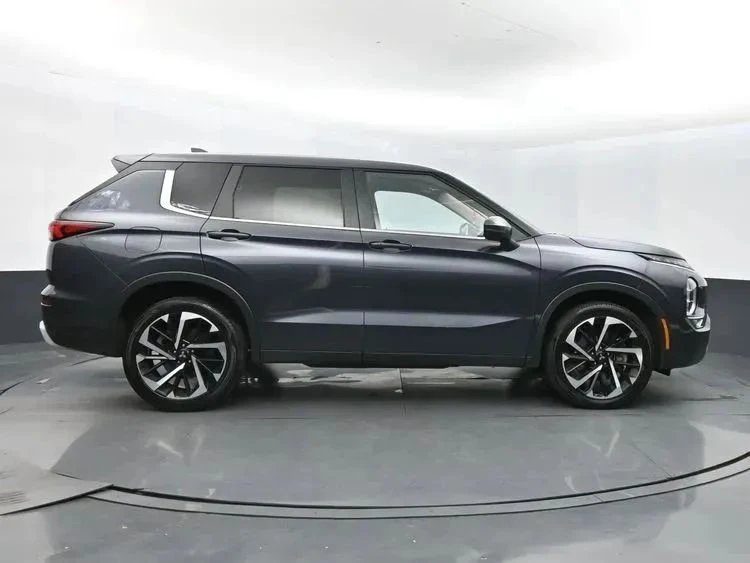 2024 Mitsubishi Outlander - Image 4 of 12