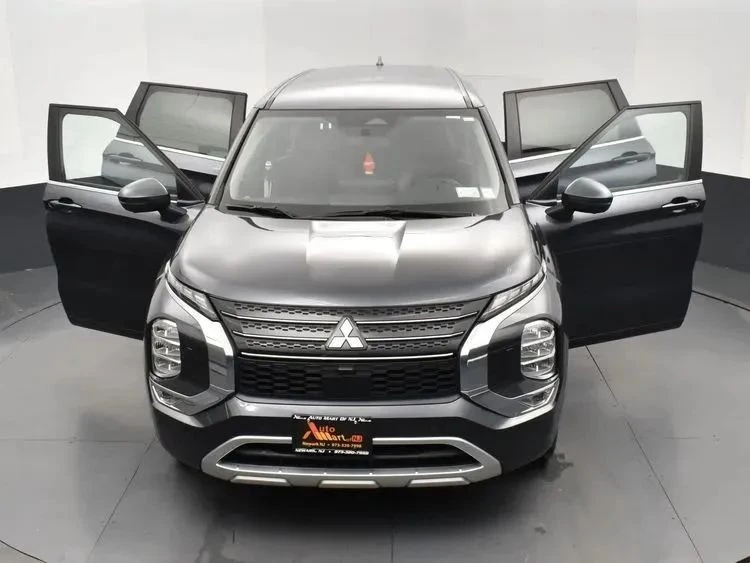 2024 Mitsubishi Outlander - Image 10 of 12