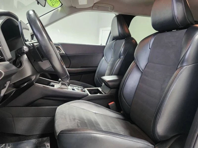 2024 Mitsubishi Outlander - Image 10 of 12