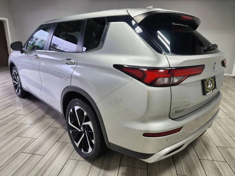 2024 Mitsubishi Outlander - Image 3 of 12