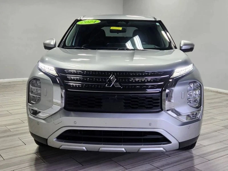 2024 Mitsubishi Outlander - Image 8 of 12