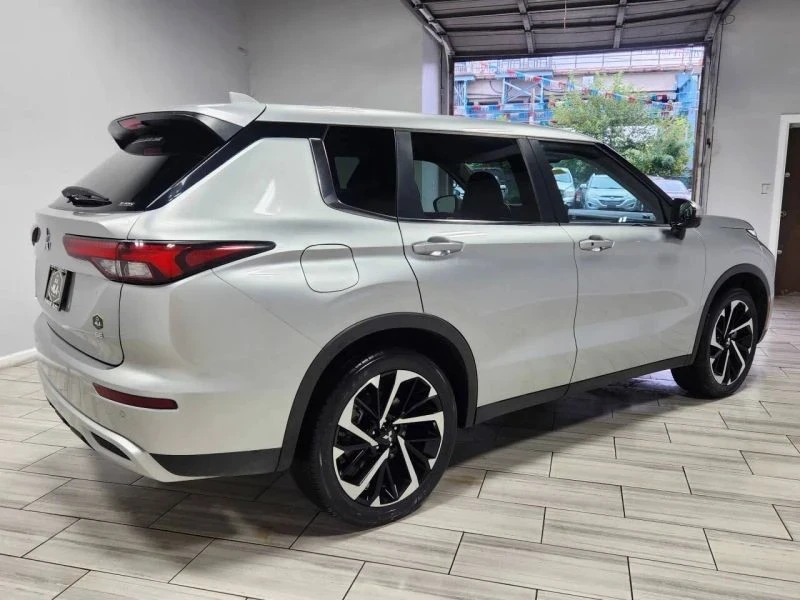 2024 Mitsubishi Outlander - Image 5 of 12