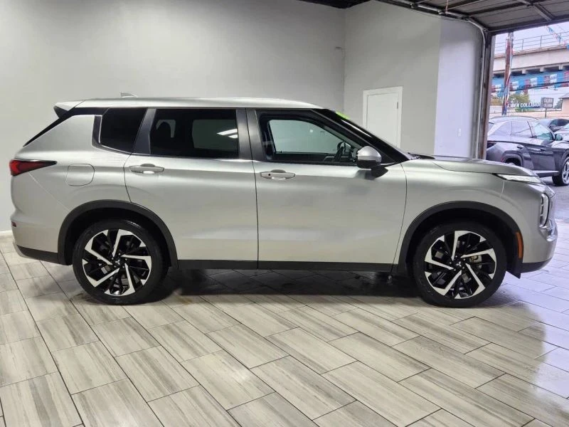 2024 Mitsubishi Outlander - Image 6 of 12
