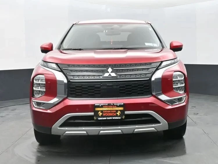 2024 Mitsubishi Outlander - Image 3 of 12