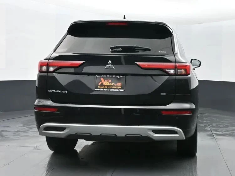 2024 Mitsubishi Outlander - Image 8 of 12