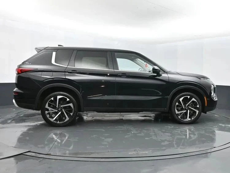 2024 Mitsubishi Outlander - Image 4 of 12