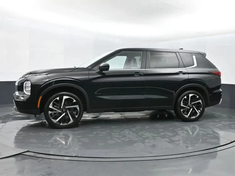2024 Mitsubishi Outlander - Image 5 of 12