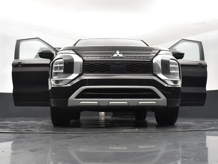 2024 Mitsubishi Outlander - Image 11 of 12