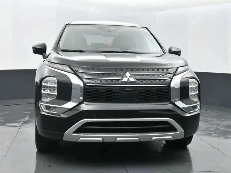 2024 Mitsubishi Outlander - Image 3 of 12