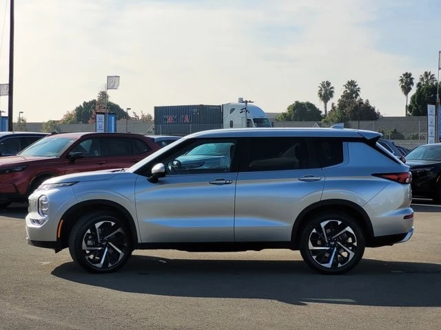 2024 Mitsubishi Outlander - Image 8 of 12