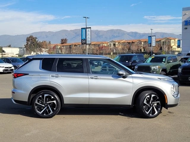 2024 Mitsubishi Outlander - Image 4 of 12