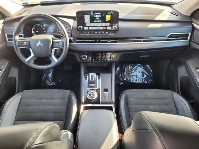 2024 Mitsubishi Outlander - Image 10 of 12