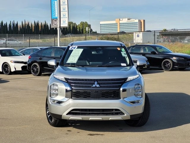 2024 Mitsubishi Outlander - Image 2 of 12