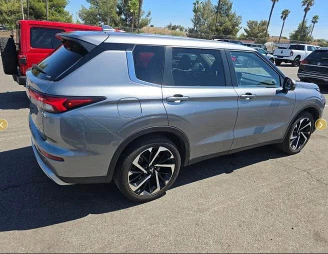 2024 Mitsubishi Outlander - Image 4 of 9