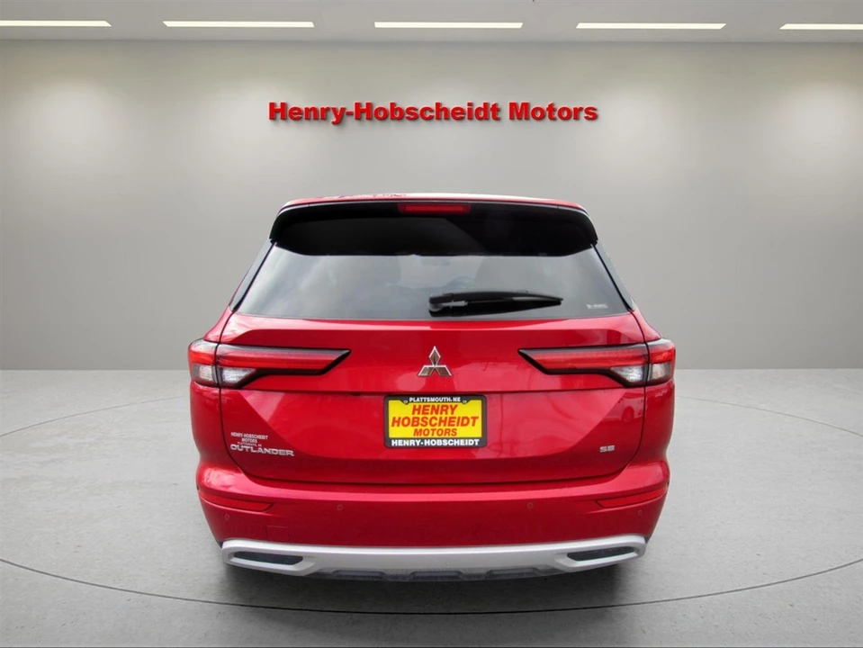 2024 Mitsubishi Outlander - Image 3 of 12
