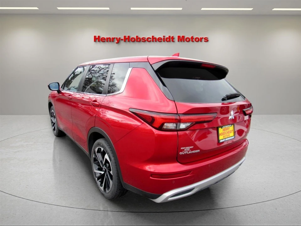 2024 Mitsubishi Outlander - Image 11 of 12