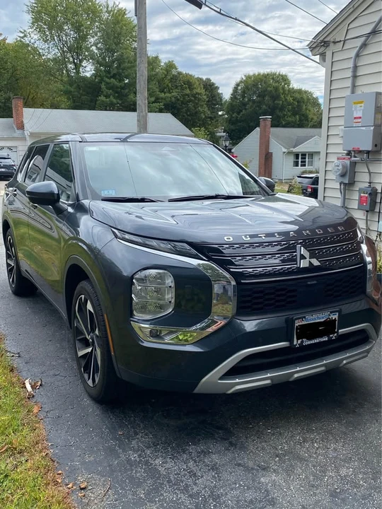 2024 Mitsubishi Outlander - Image 2 of 20