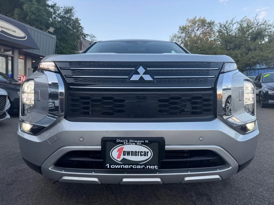 2024 Mitsubishi Outlander - Image 2 of 20