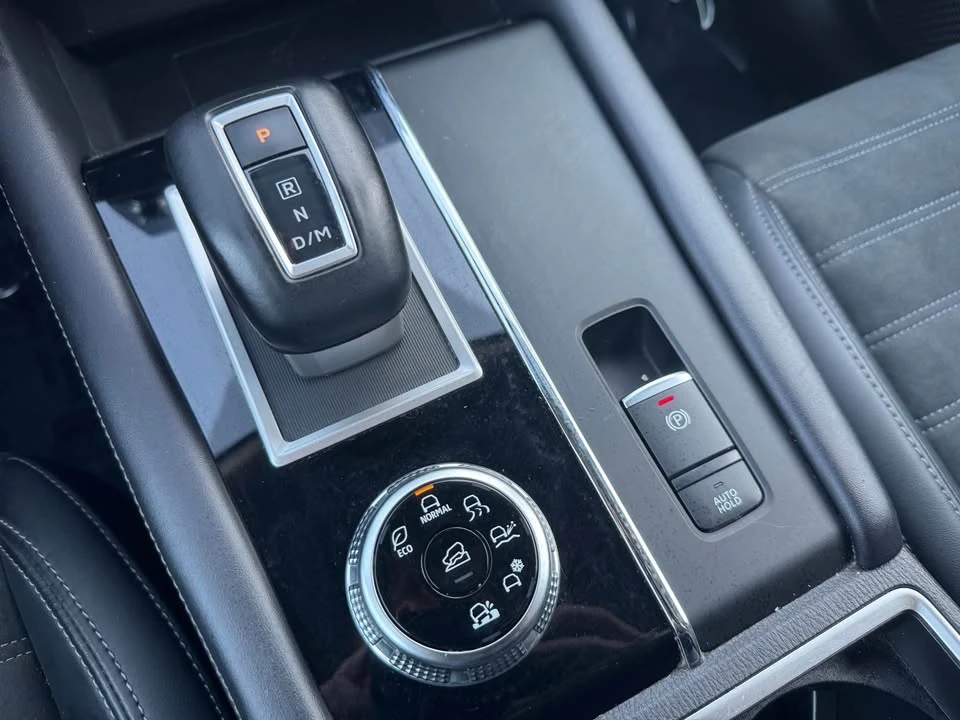 2024 Mitsubishi Outlander - Image 16 of 20