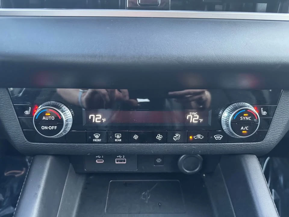 2024 Mitsubishi Outlander - Image 17 of 20