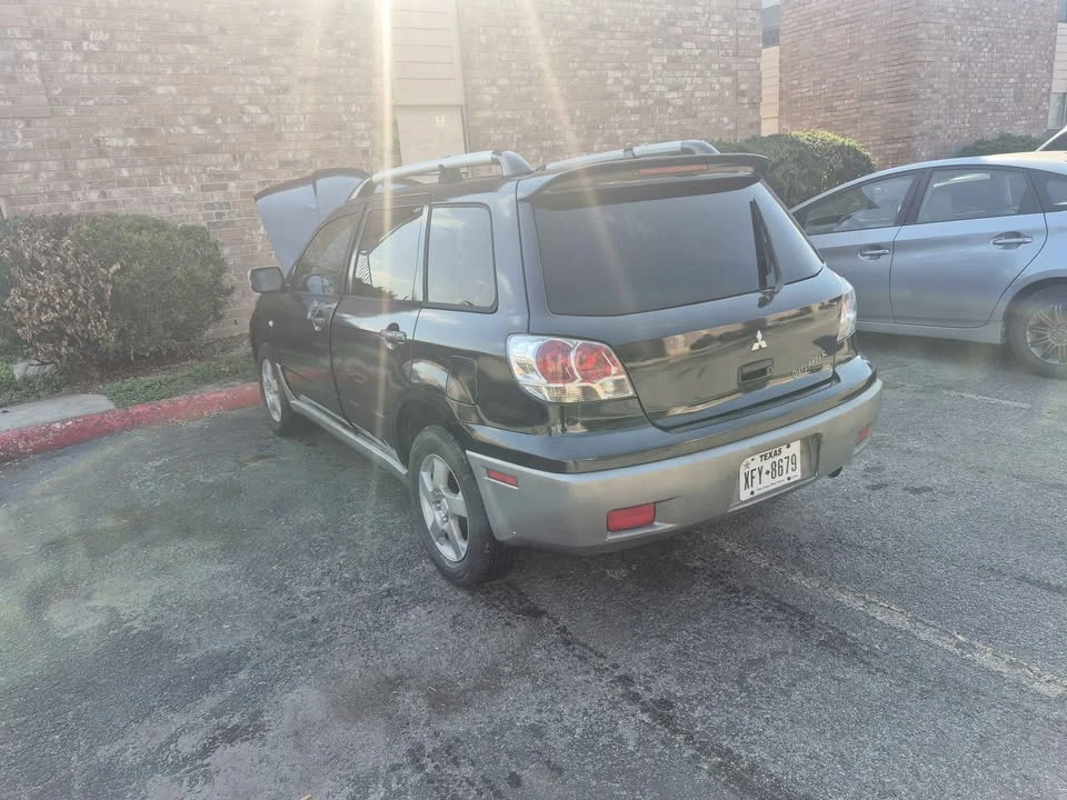 2024 Mitsubishi Outlander - Image 2 of 5