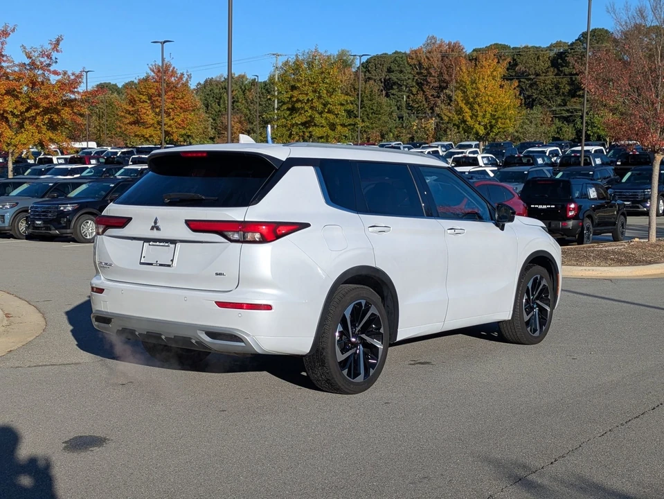 2024 Mitsubishi Outlander - Image 4 of 12